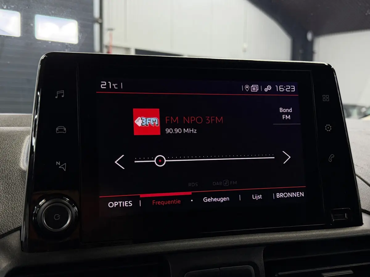1.2 PureTech CarPlay Camera BTW