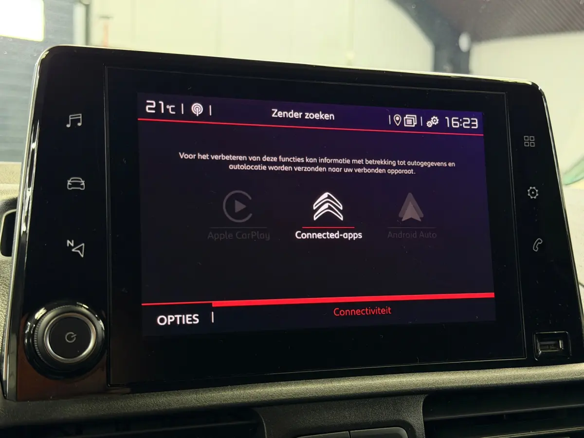 1.2 PureTech CarPlay Camera BTW