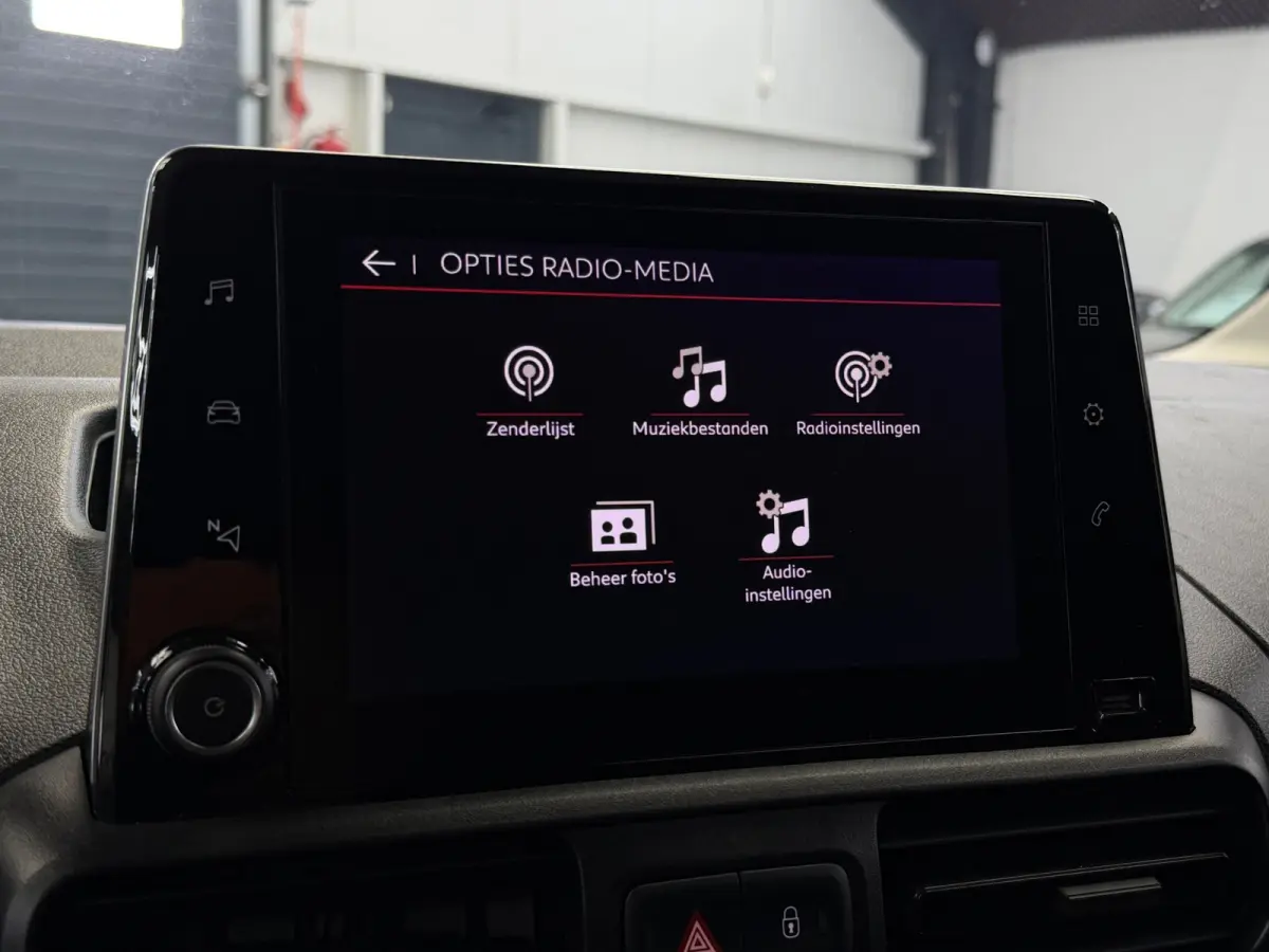 1.2 PureTech CarPlay Camera BTW