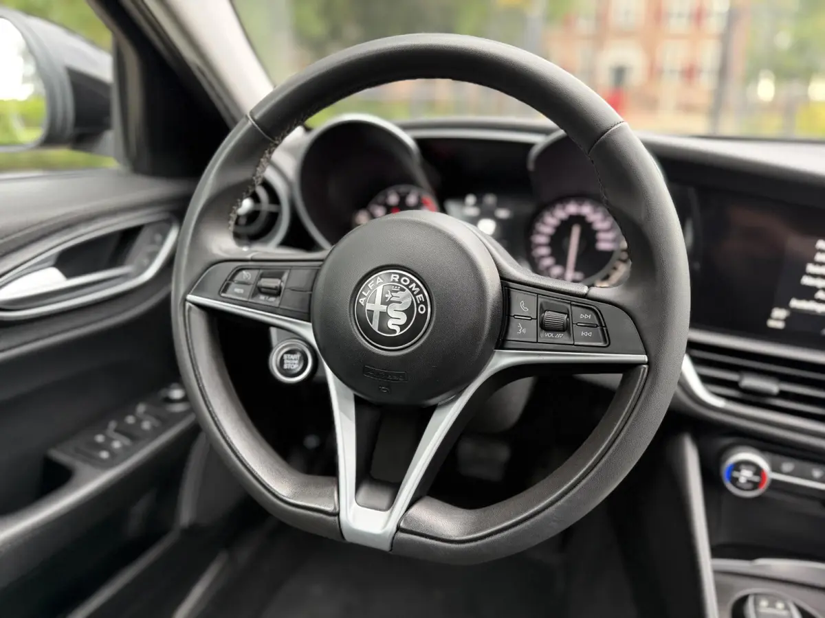2.0T Business | 91.000KM | Navi | Nieuwe Service & APK | Geen Afleverkosten |