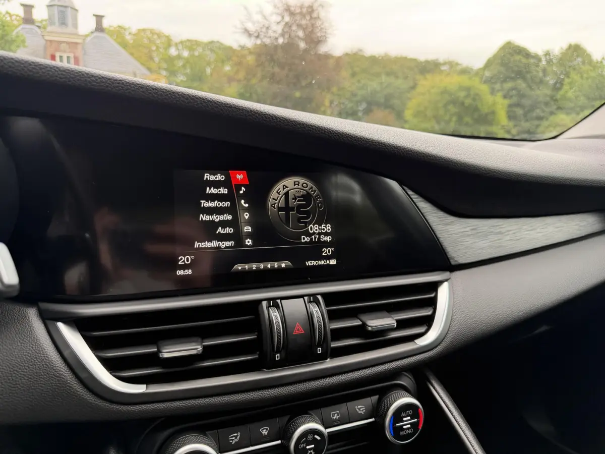 2.0T Business | 91.000KM | Navi | Nieuwe Service & APK | Geen Afleverkosten |