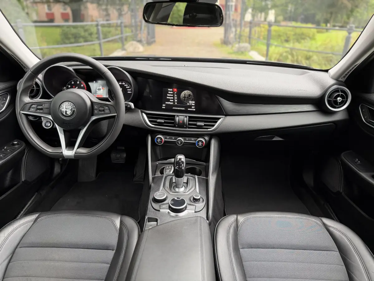 2.0T Business | 91.000KM | Navi | Nieuwe Service & APK | Geen Afleverkosten |