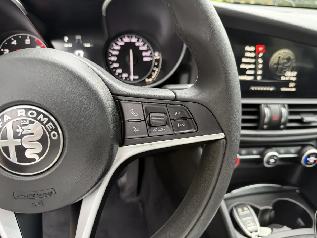 2.0T Business | 91.000KM | Navi | Nieuwe Service & APK | Geen Afleverkosten |