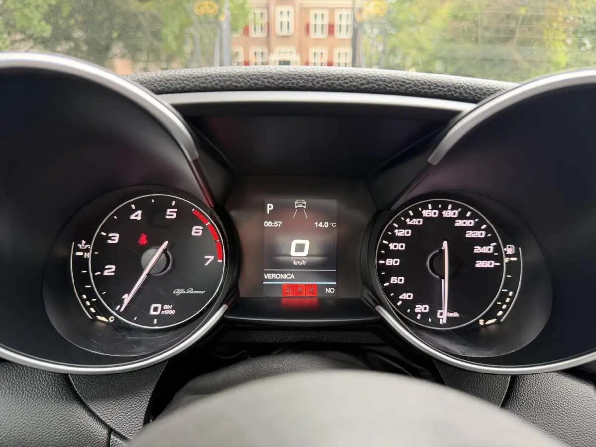 2.0T Business | 91.000KM | Navi | Nieuwe Service & APK | Geen Afleverkosten |