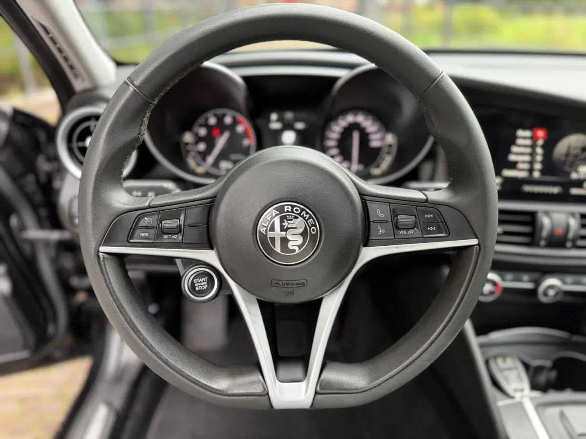 2.0T Business | 91.000KM | Navi | Nieuwe Service & APK | Geen Afleverkosten |
