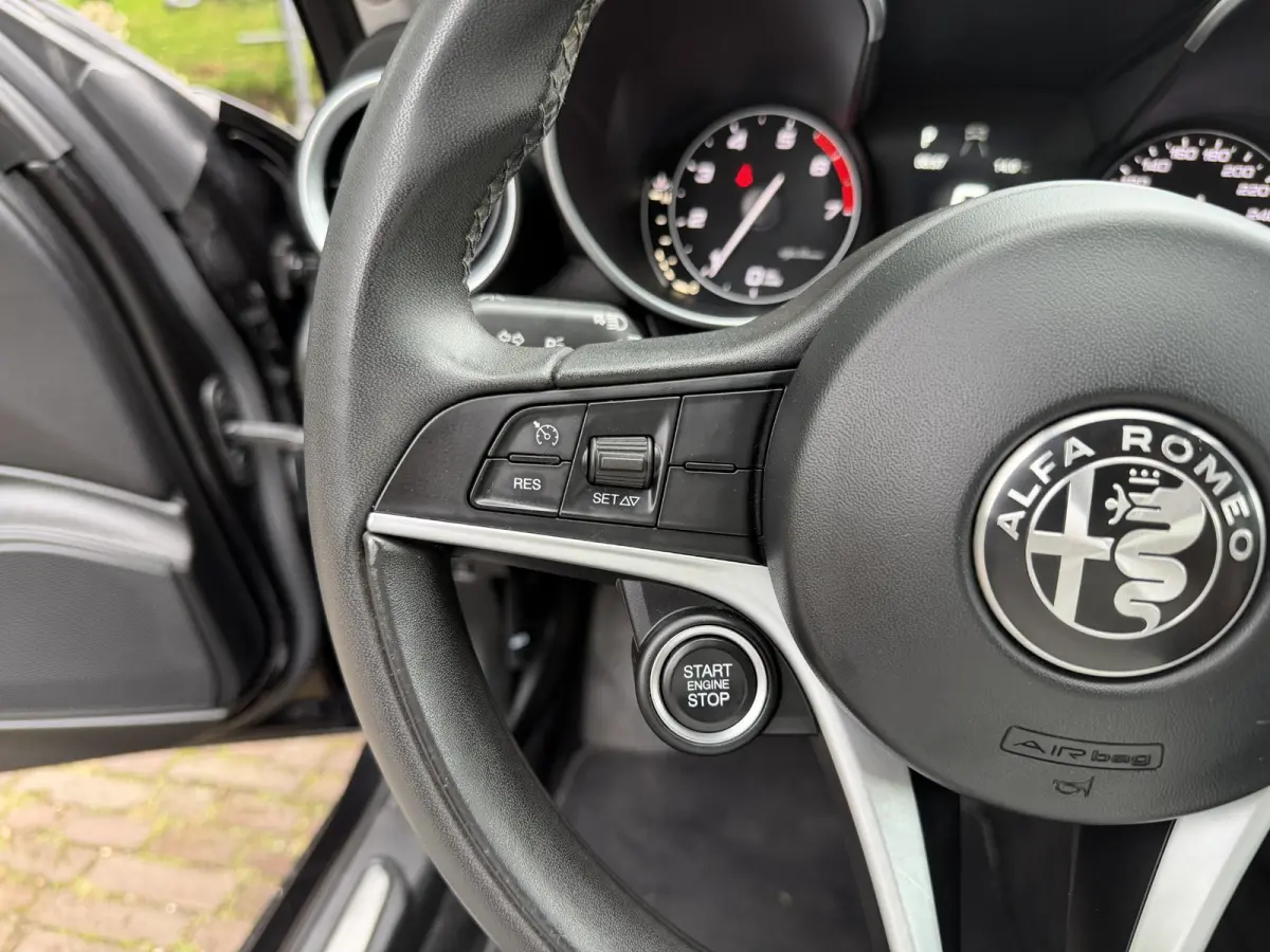 2.0T Business | 91.000KM | Navi | Nieuwe Service & APK | Geen Afleverkosten |
