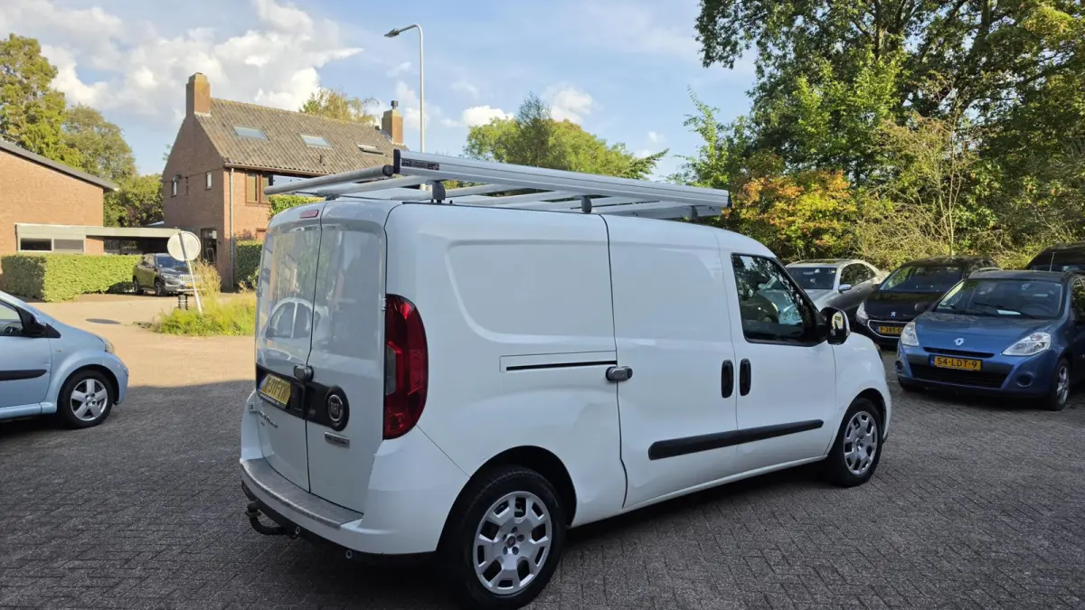 1.3 MJ EURO6 - Airco - Navi - Cruise - € € 6.950,-