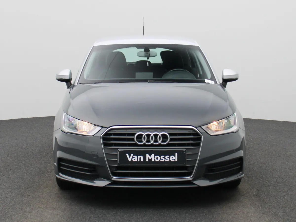 1.0 TFSI | CRUISE CONTROL | PARKEERSENSOREN V+A | LMV | NAVIGATIE |