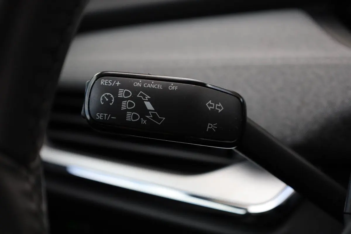 60 180pk | Achteruitrijcamera | LED | Cruise control