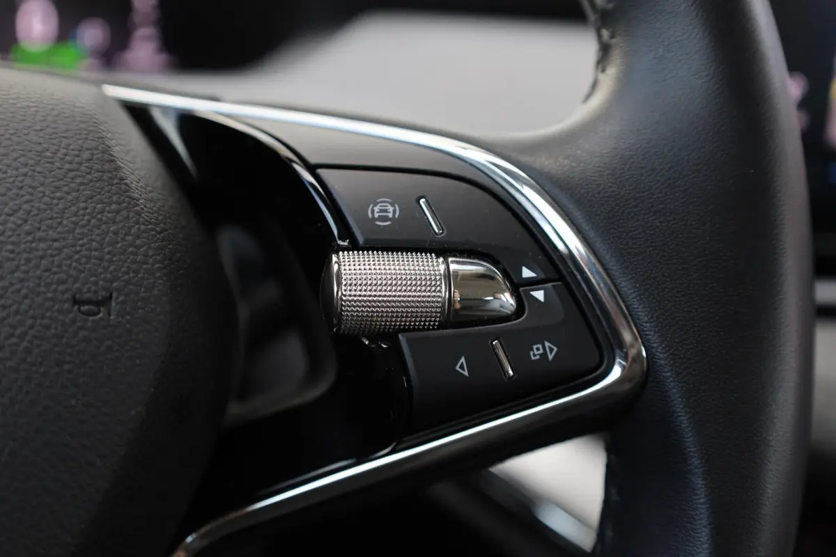 60 180pk | Achteruitrijcamera | LED | Cruise control