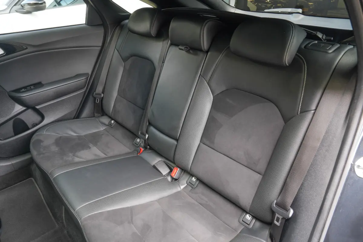1.4 T-GDI GT-PlusLine | Panorama | Carplay | Camera | Navigatie | Stoel/Stuur verwarming