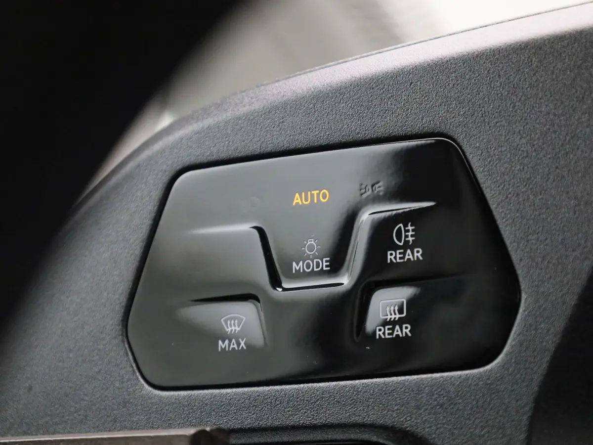 1.5 TSI Hybride Limited Edition 115PK | Automaat | Multifuntioneel Stuurwiel | Adaptive Cruise Control | Digital Cockpit Pro | DAB+ | Apple/Android Carplay | Navigatie |  Parkeerhulp vóór 