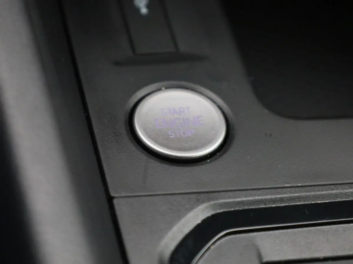1.5 TSI Hybride Limited Edition 115PK | Automaat | Multifuntioneel Stuurwiel | Adaptive Cruise Control | Digital Cockpit Pro | DAB+ | Apple/Android Carplay | Navigatie |  Parkeerhulp vóór 