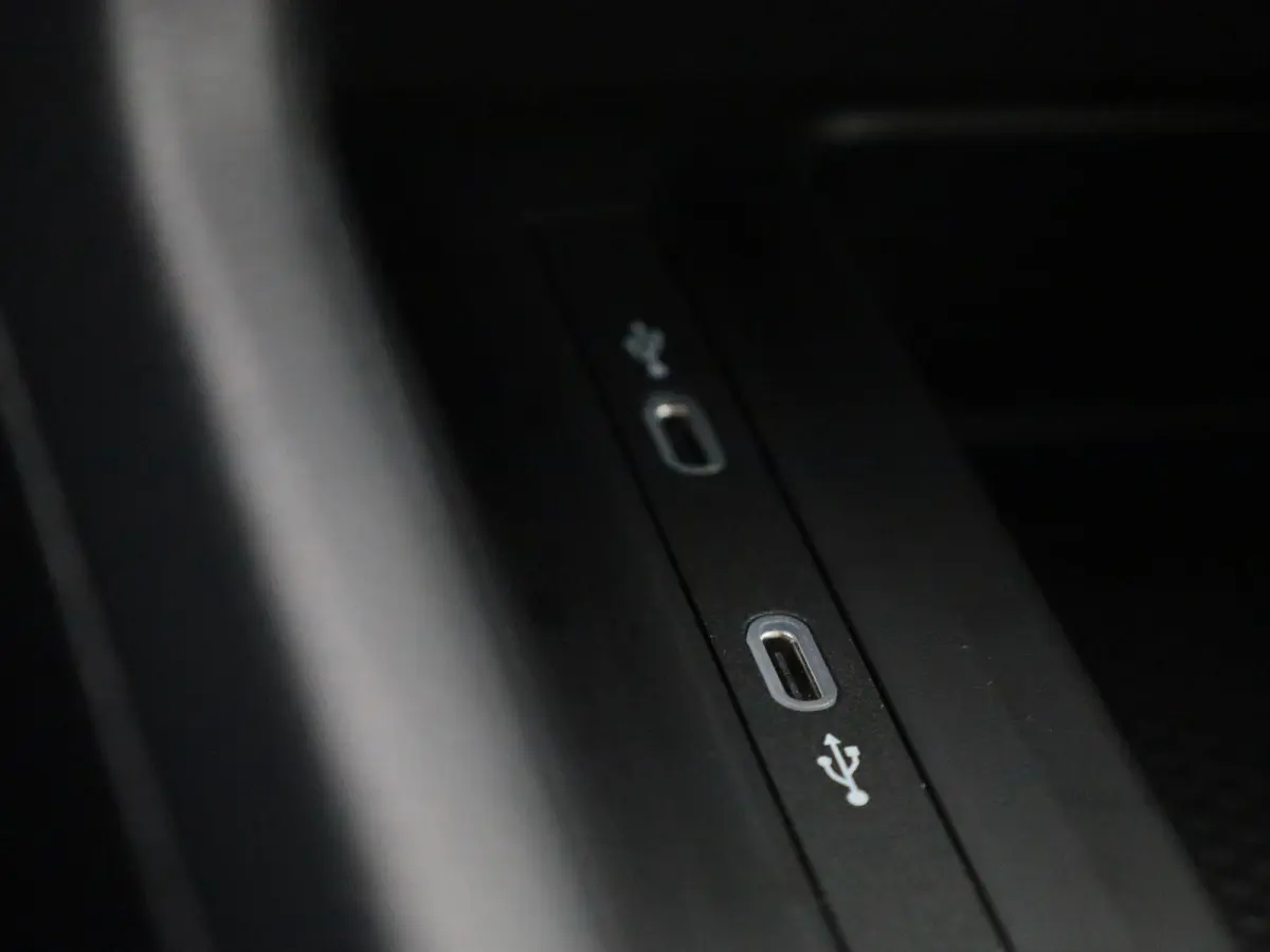 1.5 TSI Hybride Limited Edition 115PK | Automaat | Multifuntioneel Stuurwiel | Adaptive Cruise Control | Digital Cockpit Pro | DAB+ | Apple/Android Carplay | Navigatie |  Parkeerhulp vóór 