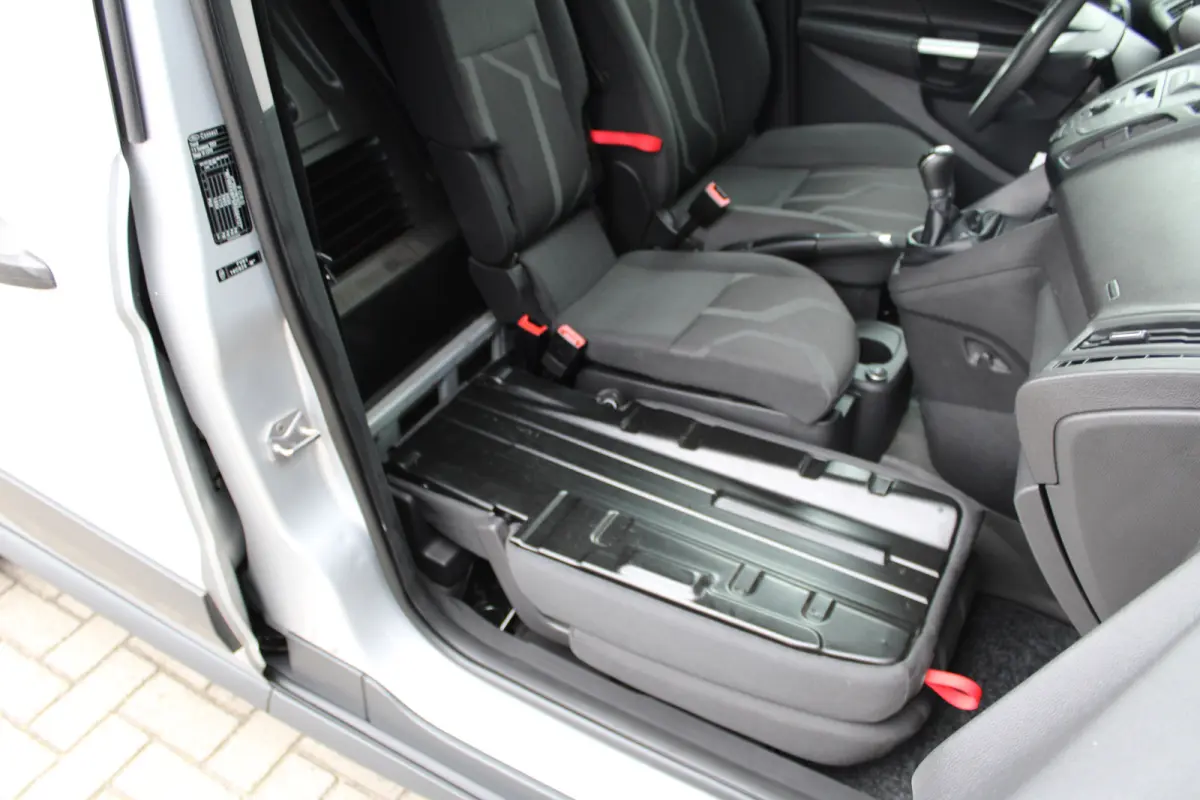 1.5 TDCI | 3 ZITS | AIRCO | ALL SEASON BANDEN | BETIMMERING |