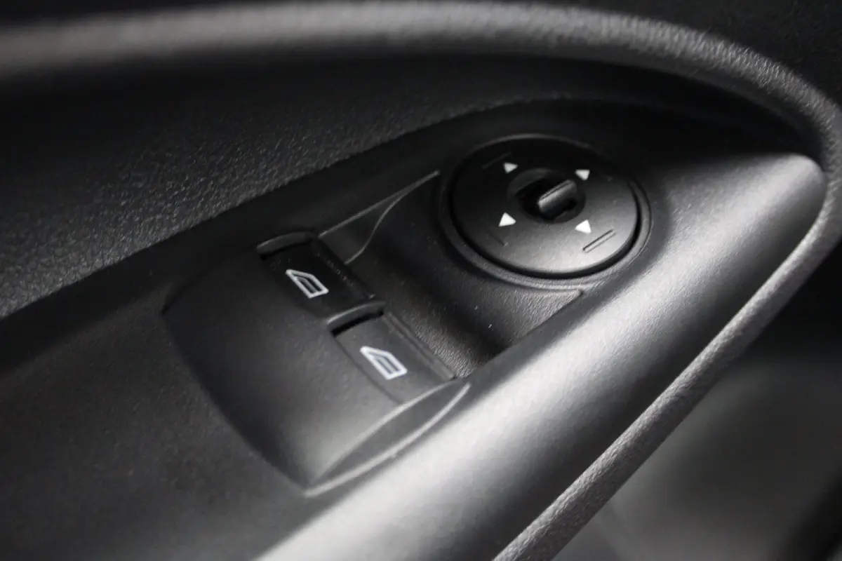 1.5 TDCI | 3 ZITS | AIRCO | ALL SEASON BANDEN | BETIMMERING |