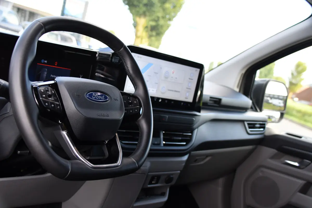 320 2.0 TDCI L2H1 Limited DC Adaptieve Cruise, 360 Camera, Carplay, Automaat, LED, 2 x Schuifdeur, Stoelverwarming, Virtual, 170pk, Sensoren, Uniek!