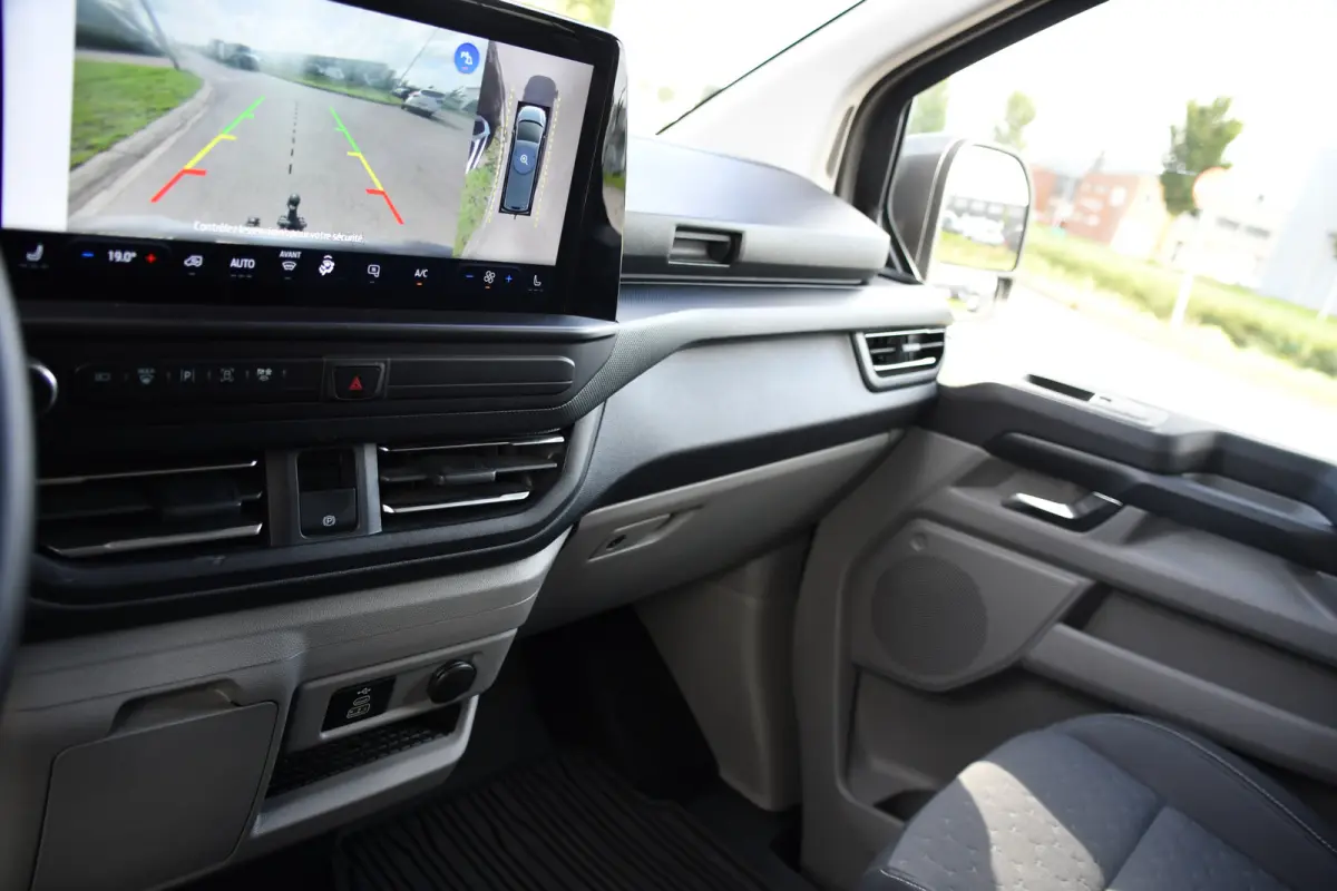 320 2.0 TDCI L2H1 Limited DC Adaptieve Cruise, 360 Camera, Carplay, Automaat, LED, 2 x Schuifdeur, Stoelverwarming, Virtual, 170pk, Sensoren, Uniek!