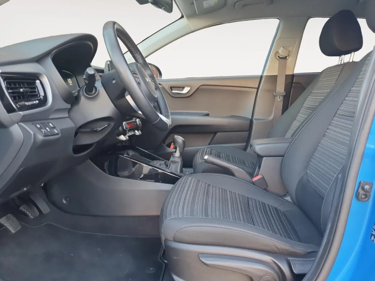 1.0 T-GDi MHEV DynamicPlusLine Navi | Stoel en stuurverwarming | Camera | Keyless met startknop | Apple Carplay / Android Auto | Getinte ramen achter | Fabrieksgarantie | NAP