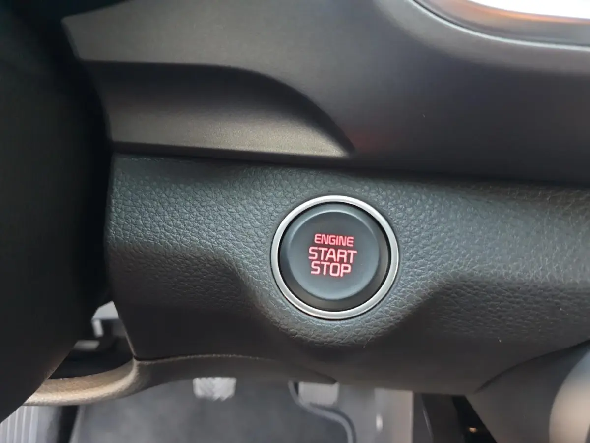 1.0 T-GDi MHEV DynamicPlusLine Navi | Stoel en stuurverwarming | Camera | Keyless met startknop | Apple Carplay / Android Auto | Getinte ramen achter | Fabrieksgarantie | NAP