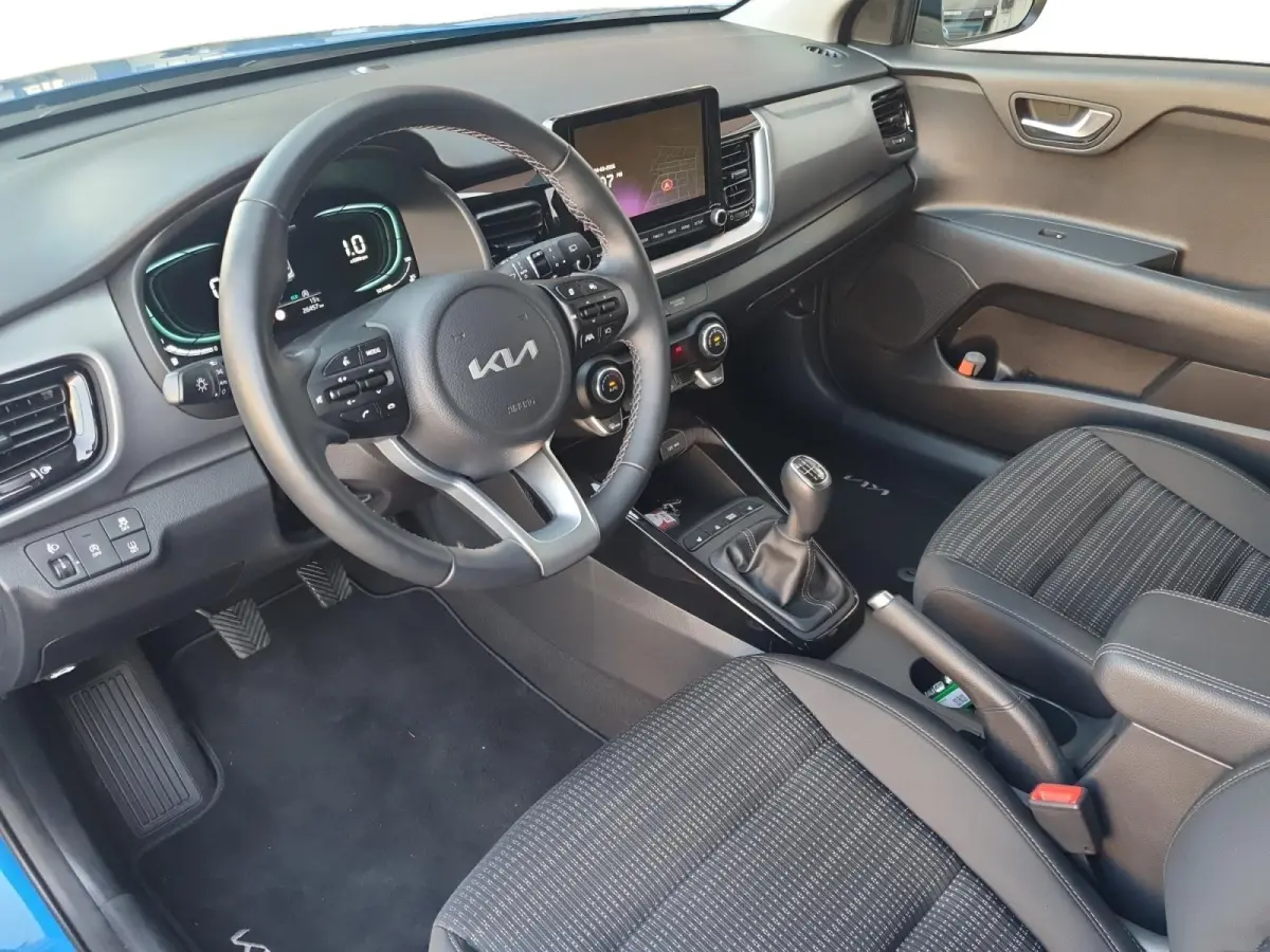 1.0 T-GDi MHEV DynamicPlusLine Navi | Stoel en stuurverwarming | Camera | Keyless met startknop | Apple Carplay / Android Auto | Getinte ramen achter | Fabrieksgarantie | NAP