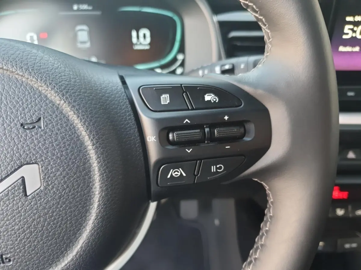 1.0 T-GDi MHEV DynamicPlusLine Navi | Stoel en stuurverwarming | Camera | Keyless met startknop | Apple Carplay / Android Auto | Getinte ramen achter | Fabrieksgarantie | NAP