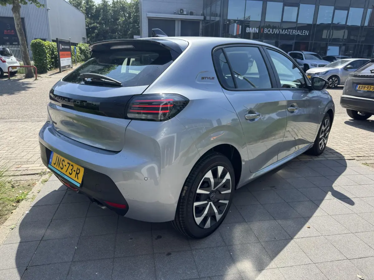 1.2 PureTech 100 Style l Nieuwe auto uit voorraad
