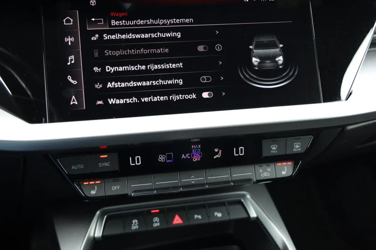 30 TFSI 110pk Advanced edition Camera Stoelverwarming Sportstoelen LED Trekhaak Clima CarPlay NL-Auto!