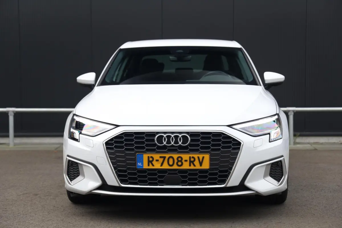 30 TFSI 110pk Advanced edition Camera Stoelverwarming Sportstoelen LED Trekhaak Clima CarPlay NL-Auto!