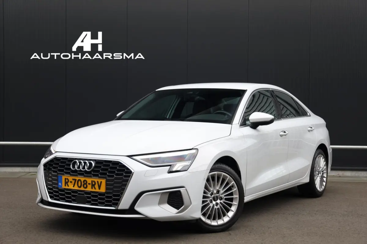 30 TFSI 110pk Advanced edition Camera Stoelverwarming Sportstoelen LED Trekhaak Clima CarPlay NL-Auto!