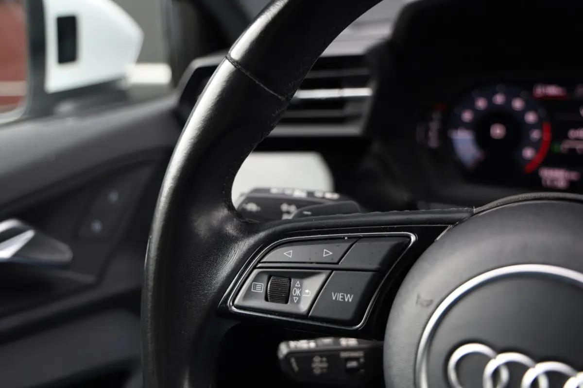 30 TFSI 110pk Advanced edition Camera Stoelverwarming Sportstoelen LED Trekhaak Clima CarPlay NL-Auto!