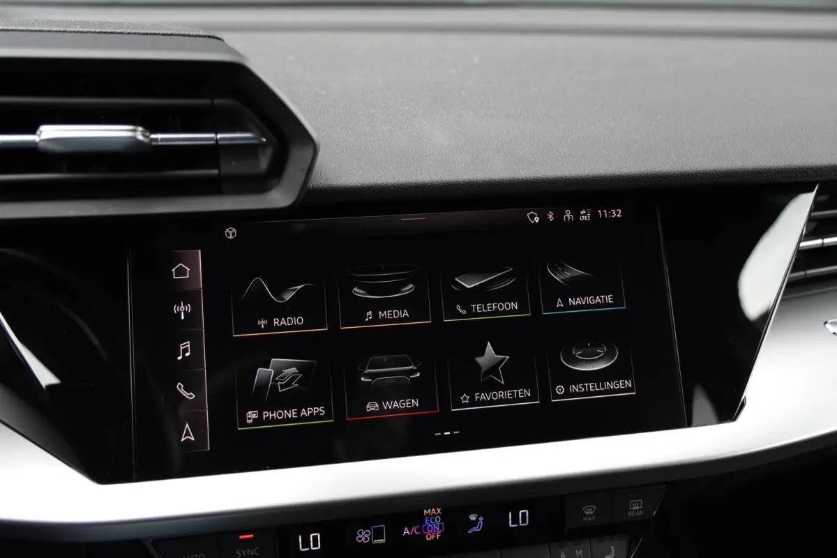 30 TFSI 110pk Advanced edition Camera Stoelverwarming Sportstoelen LED Trekhaak Clima CarPlay NL-Auto!