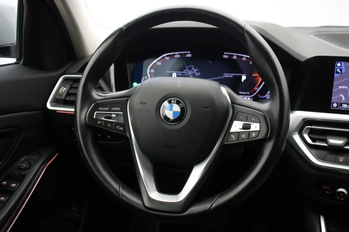318d Corporate High Executive Automaat - Digitaal Cockpit, Carplay, Leer, Afn. Trekhaak
