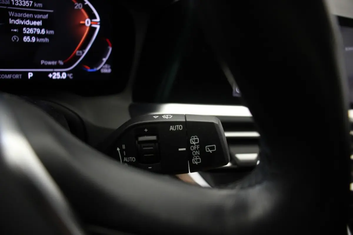318d Corporate High Executive Automaat - Digitaal Cockpit, Carplay, Leer, Afn. Trekhaak