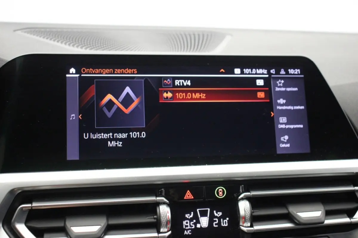 318d Corporate High Executive Automaat - Digitaal Cockpit, Carplay, Leer, Afn. Trekhaak