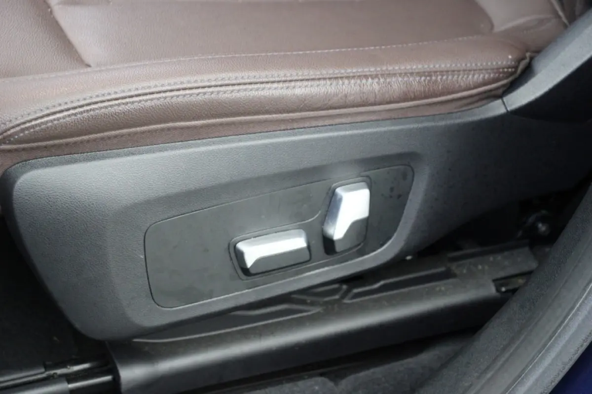 Executive 80 kWh - Panorama, Digitaal Cockpit, Carplay, Camera, Memory, Leer, Stoelverw.