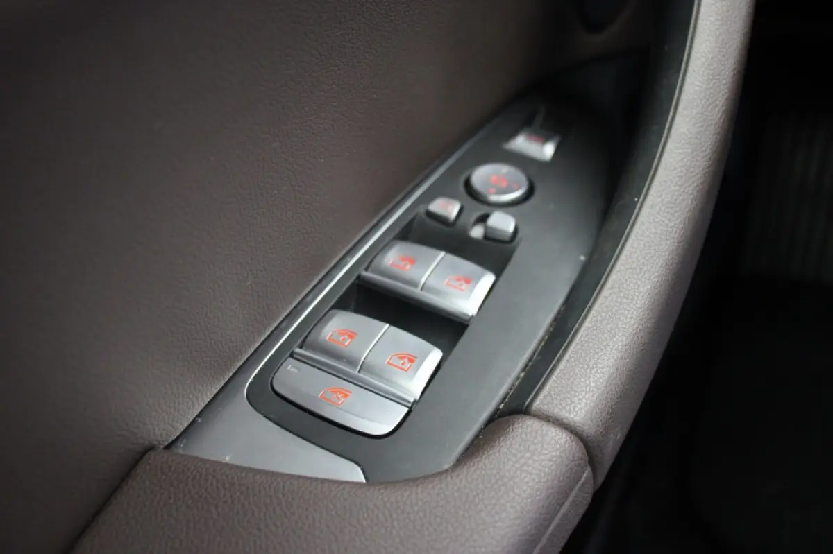 Executive 80 kWh - Panorama, Digitaal Cockpit, Carplay, Camera, Memory, Leer, Stoelverw.