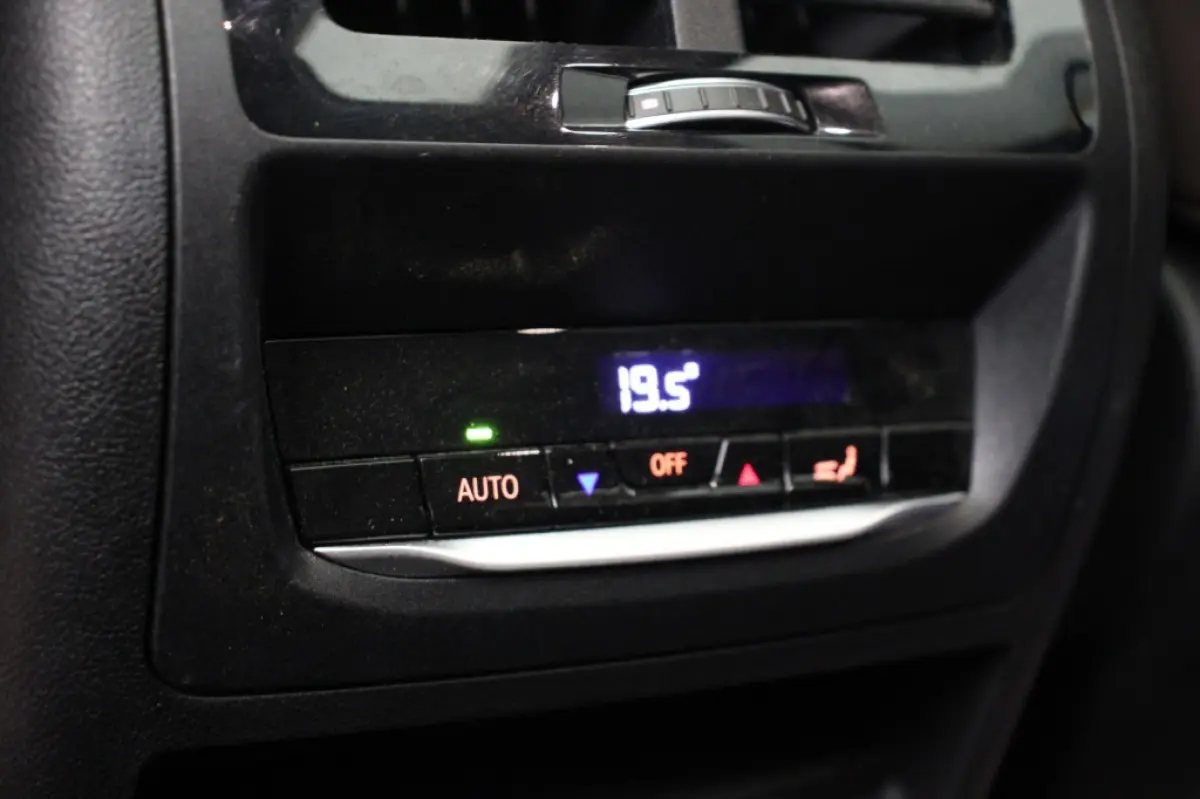 Executive 80 kWh - Panorama, Digitaal Cockpit, Carplay, Camera, Memory, Leer, Stoelverw.