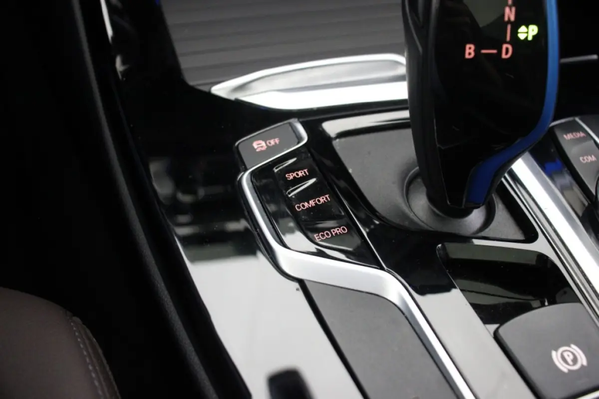 Executive 80 kWh - Panorama, Digitaal Cockpit, Carplay, Camera, Memory, Leer, Stoelverw.