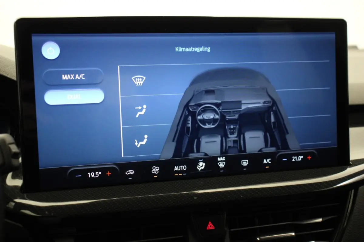 1.0 EcoBoost Hybrid ST-Line - Carplay, Cruise, Clima