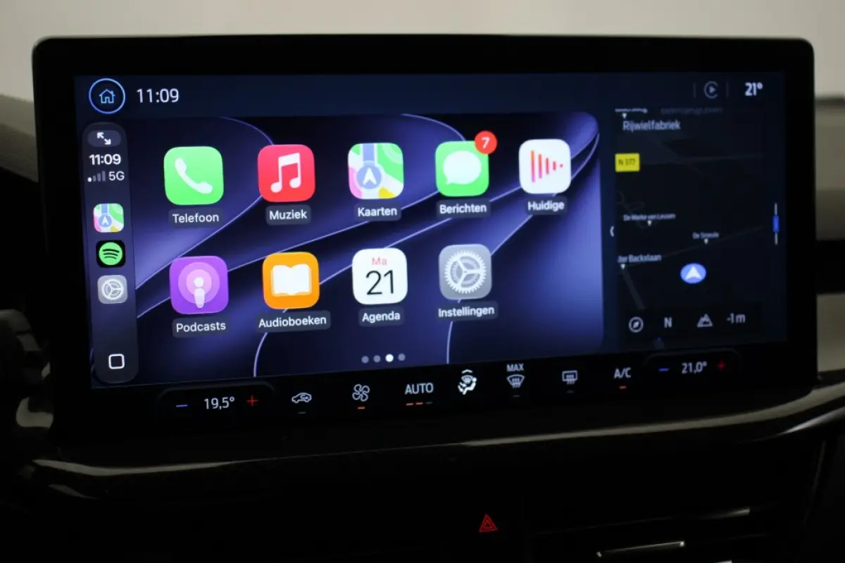 1.0 EcoBoost Hybrid ST-Line - Carplay, Cruise, Clima