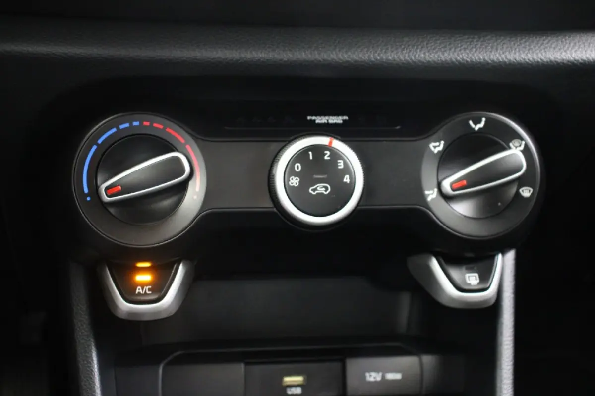 1.0 DPI ComfortLine 5 Deurs - Airco, Cruise