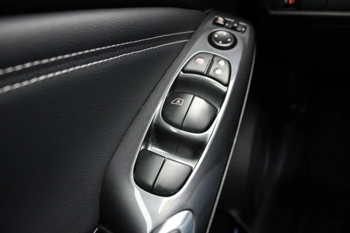 1.6 Hybrid N-Connecta - Carplay, Camera, Cruise, Clima