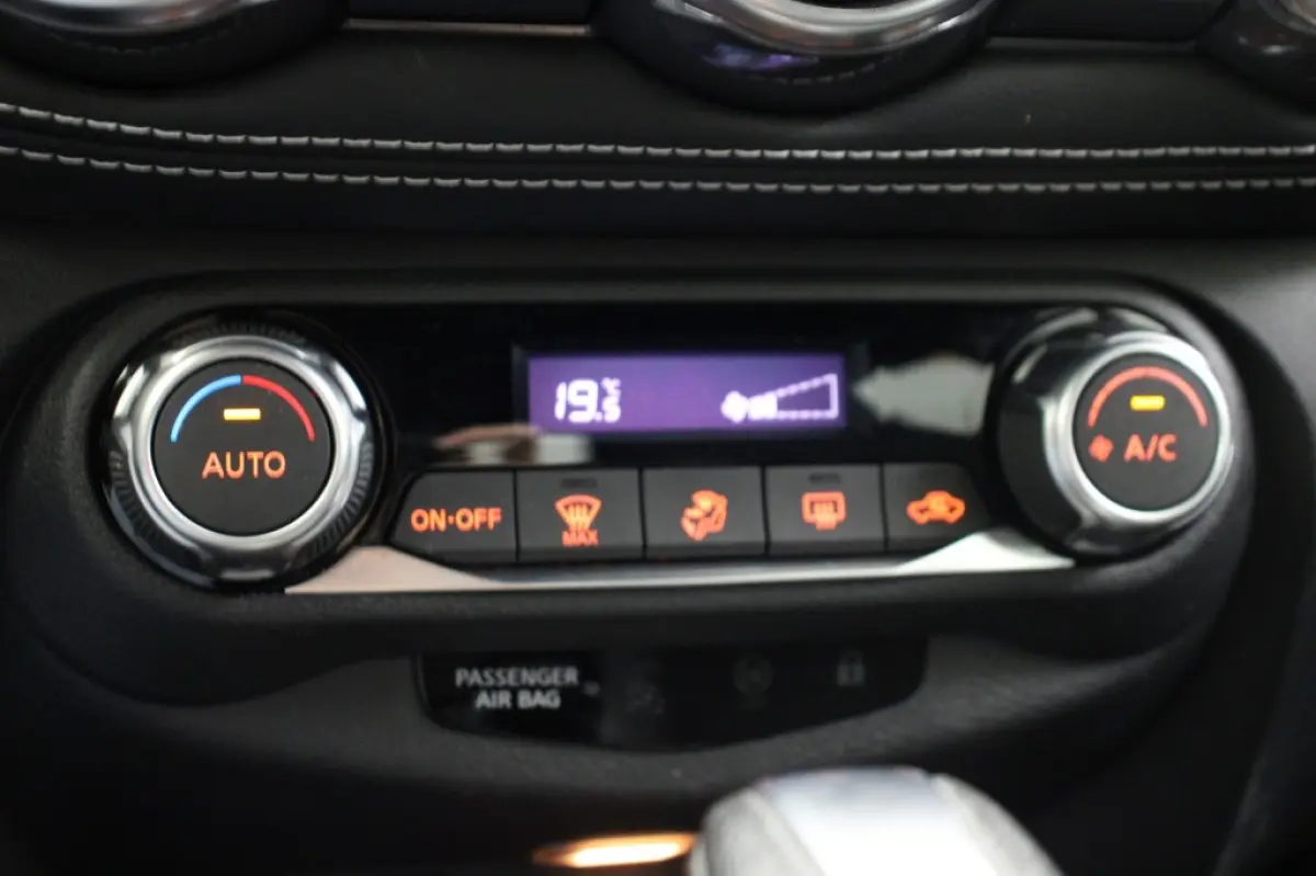1.6 Hybrid N-Connecta - Carplay, Camera, Cruise, Clima