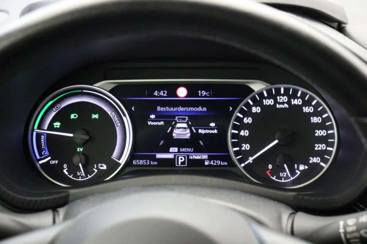 1.6 Hybrid N-Connecta - Carplay, Camera, Cruise, Clima