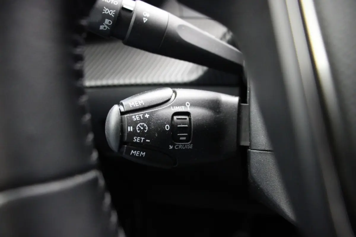 1.2 PureTech Active - Carplay, Navi, Cruise