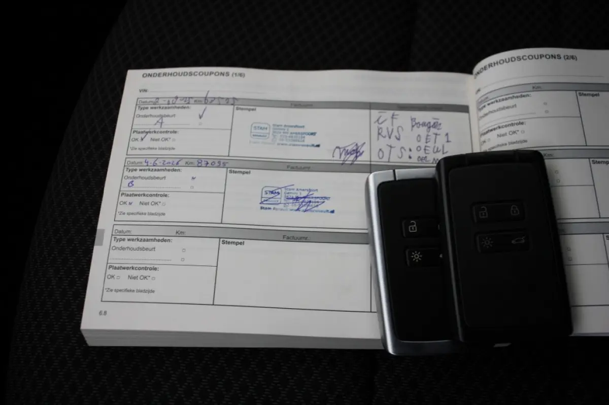 1.6 E-Tech Hybrid 145 Intens - Digitaal Cockpit, Carplay, Camera, Half Leer