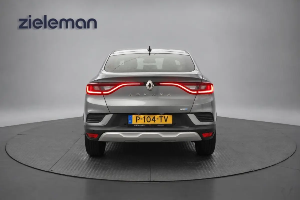 1.6 E-Tech Hybrid 145 Intens - Digitaal Cockpit, Carplay, Camera, Half Leer