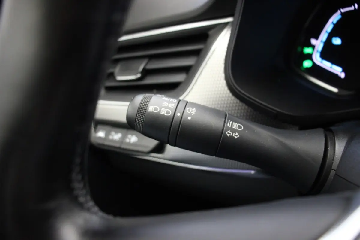 1.6 E-Tech Hybrid 145 Intens - Digitaal Cockpit, Carplay, Camera, Half Leer