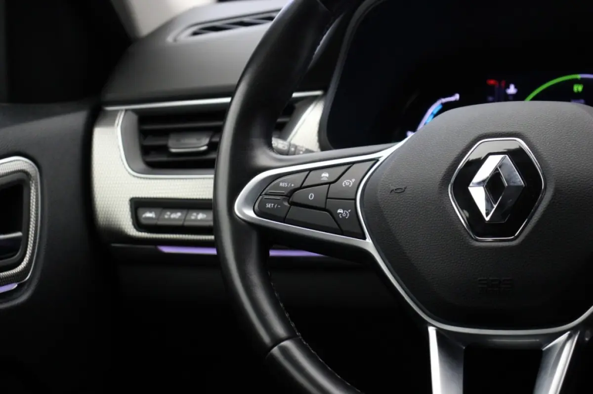 1.6 E-Tech Hybrid 145 Intens - Digitaal Cockpit, Carplay, Camera, Half Leer